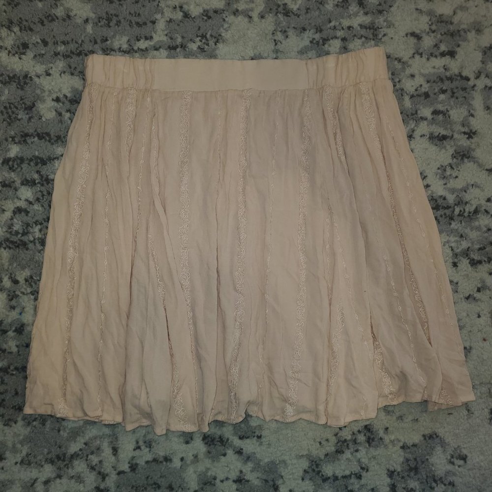 Torrid Peach Embroidered Elastic A-Line Skirt || sz 2 - Picture 3 of 14